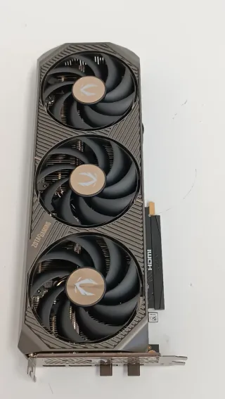 ZOTAC GAMING GeForce RTX 5070 Ti  E5Y0947