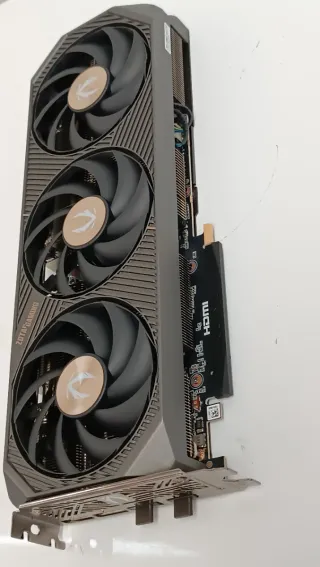 ZOTAC GAMING GeForce RTX 5070 Ti  E5Y0947