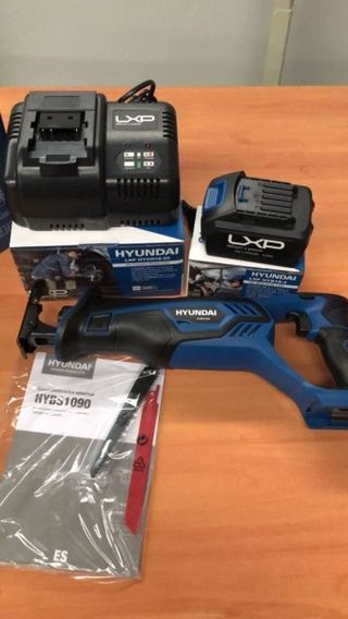 Sierra Sable Eléctrica Hyundai LXP HYBS1090