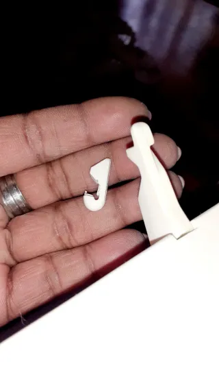 Máquina de coser Singer blanca