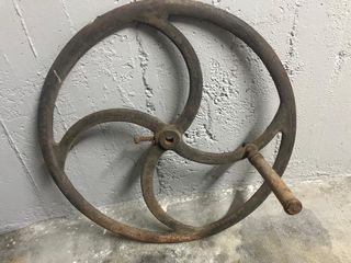 Rueda antigua para estrujar uvas