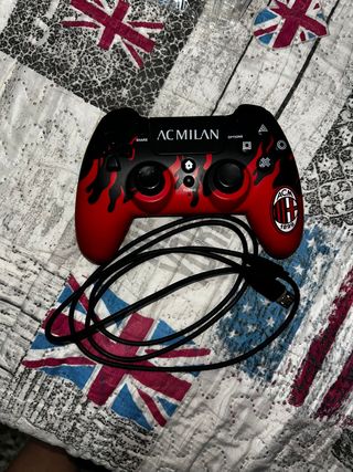 PS4 Slim 500GB Nera + Controller AC Milan + Gioco