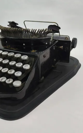 Máquina de escribir Bing No 1 - 1920