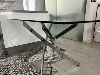 Mesa de comedor cristal y metal