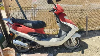 Kimko Movile XL Scooter Roja y Blanca