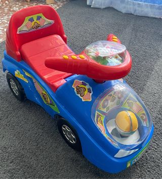 Coche de paseo infantil azul y rojo