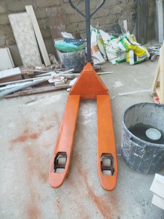 Transpaleta manual naranja