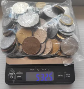 Lote de Monedas Extranjeras - 532.5g