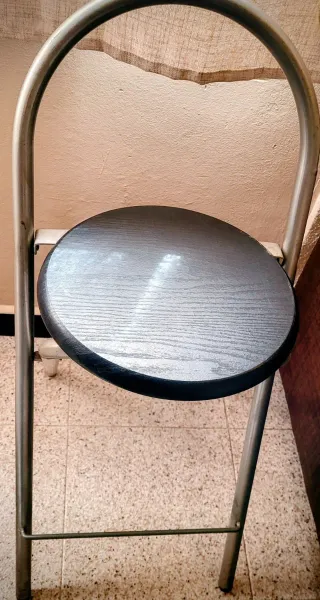 Taburete plegable metal y madera