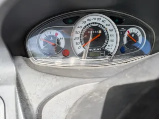 Suzuki Burgman 125 Maxi Scooter Gris