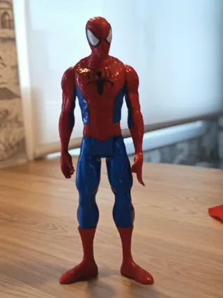 Figuras de Superhéroes (Batman, Superman, Spiderma