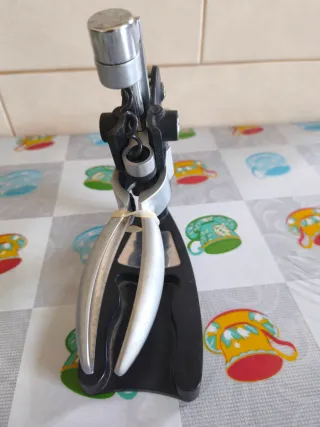 Sacacorchos de metal y plástico