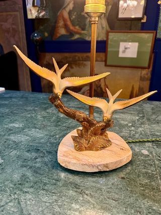 Pareja de lamparas de mesa Art Decó con pajaros