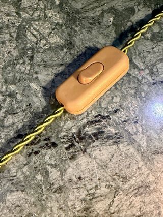 Pareja de lamparas de mesa Art Decó con pajaros