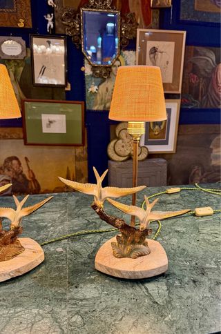 Pareja de lamparas de mesa Art Decó con pajaros