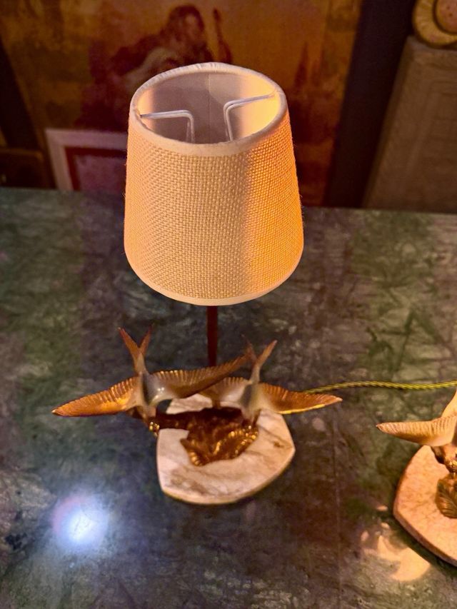 Pareja de lamparas de mesa Art Decó con pajaros