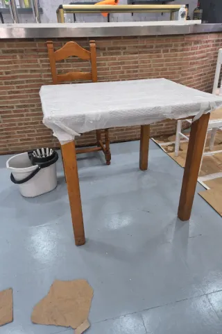 Mesa de bar de madera