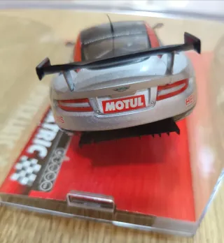 Scalextric Aston Martin DBR9