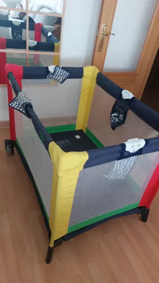 Cuna de viaje portátil