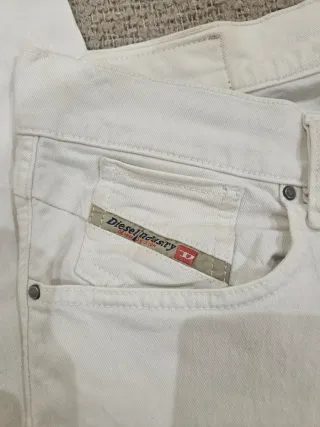 Vaqueros Diesel blancos