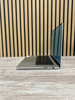 MacBook Pro 16" 2021 M1 PRO 32gb 2tb SSD