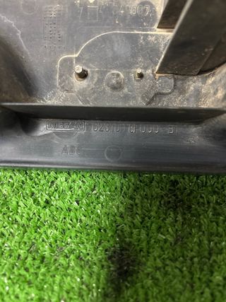 Rejilla Delantera Nissan Terrano II