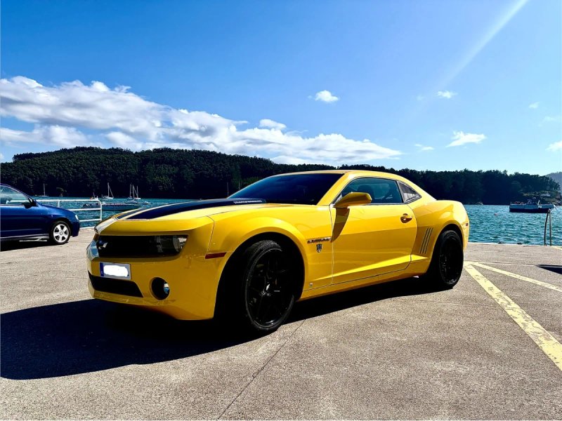 Chevrolet Camaro RS Bublebee - foto 1