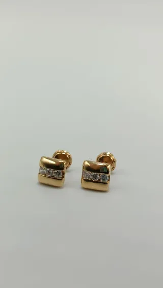 Pendientes de oro de 18kt.