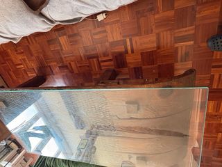 Mesa de centro rústica de madera y cristal