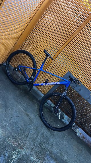 Bicicleta Trek Marlin 6 Azul