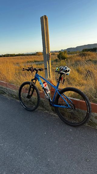 Bicicleta Trek Marlin 6 Azul