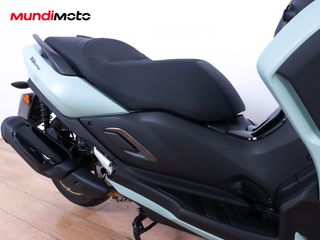 YAMAHA TRICITY 300