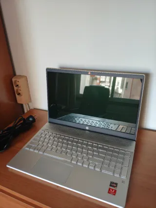 Portátil HP Ryzen 12GB RAM 500GB SSD Plata