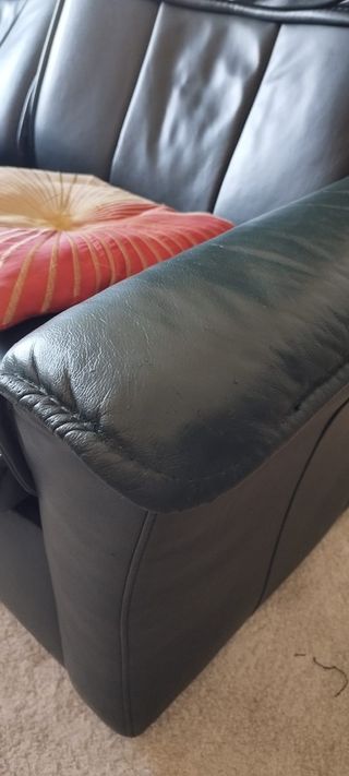 Sofá de cuero verde oscuro de dos módulos