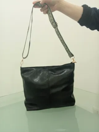 Borsa donna nera con tracolla multicolor