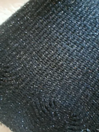 Maglione nero con fili argento