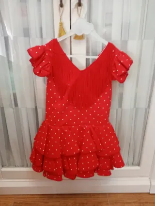 Traje de flamenca rojo con lunares