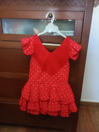 Traje de flamenca rojo con lunares