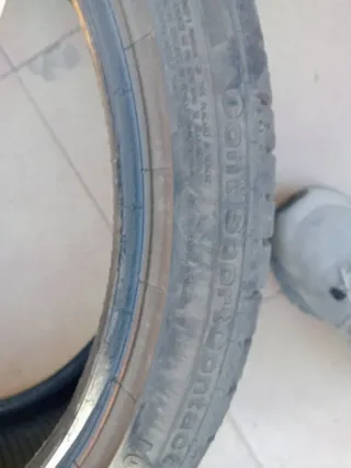 Neumático Continental suelto