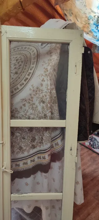 Ventana antigua de madera