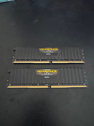 2x 32GB DDR4 Vengeance RAM Corsair