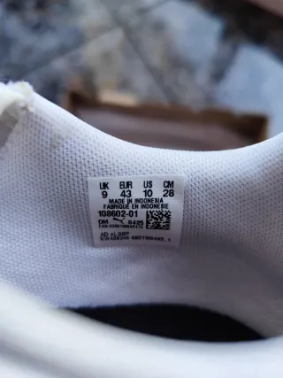 Botas de fútbol Puma Blancas y Naranjas