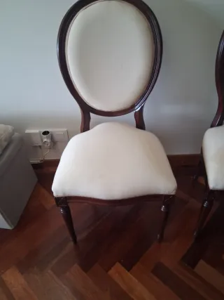 Sillas de madera de cerezo tapizadas