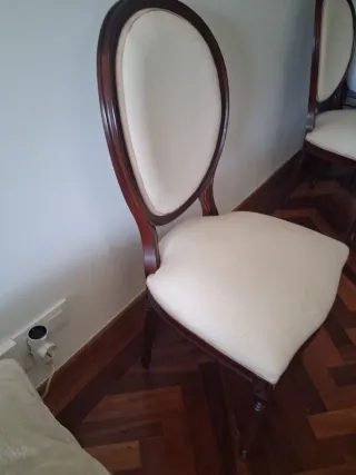 Sillas de madera de cerezo tapizadas