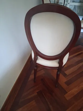 Sillas de madera de cerezo tapizadas