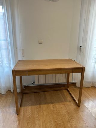 Escritorio de madera
