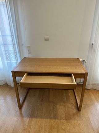Escritorio de madera