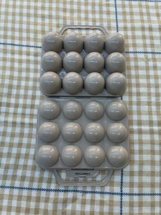 Huevera Plástico Beige Gris