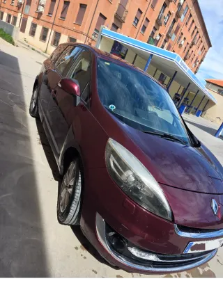 Renault Grand Scenic 2012