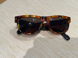 Gafas de sol Police marrón y Patas Negras